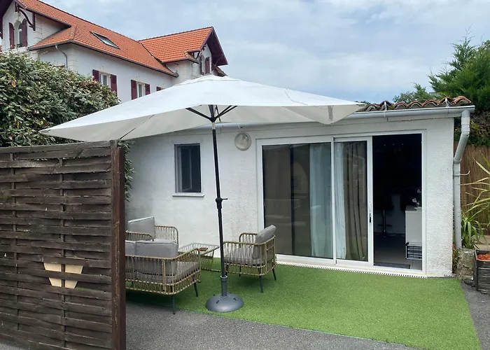 Maisonnette Climatisée Avec Piscine Et à 6mn