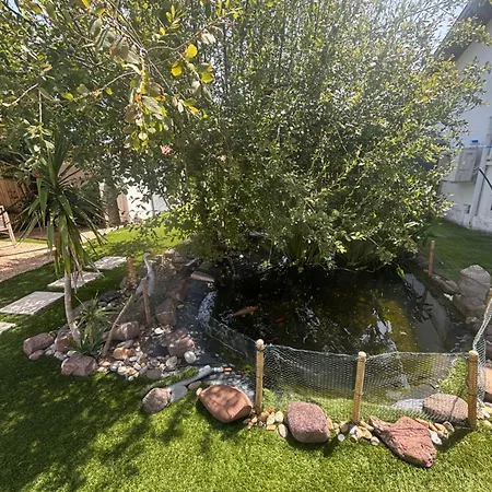 Holiday home Maisonnette Climatisee Avec Piscine Et A 6mn *